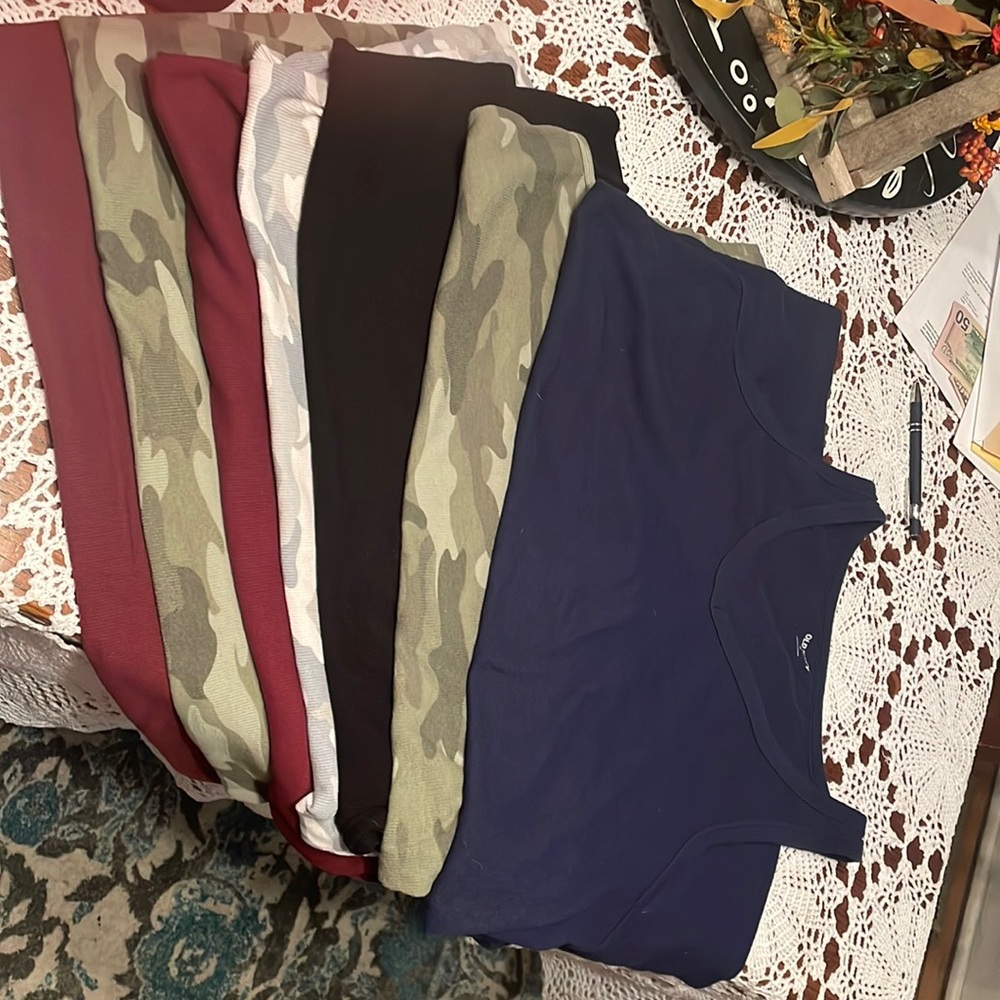Set of 7 gently used Old Navy ribbed tanks!